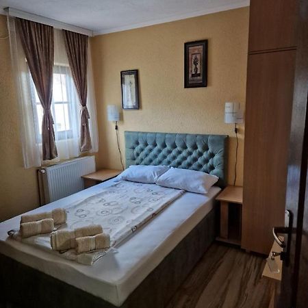Hotel Etno Kuca Sa Konacistem Gocko à Vrnjačka Banja Extérieur photo