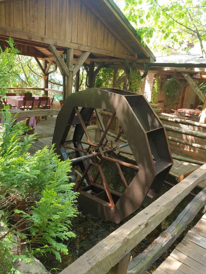 Hotel Etno Kuca Sa Konacistem Gocko à Vrnjačka Banja Extérieur photo