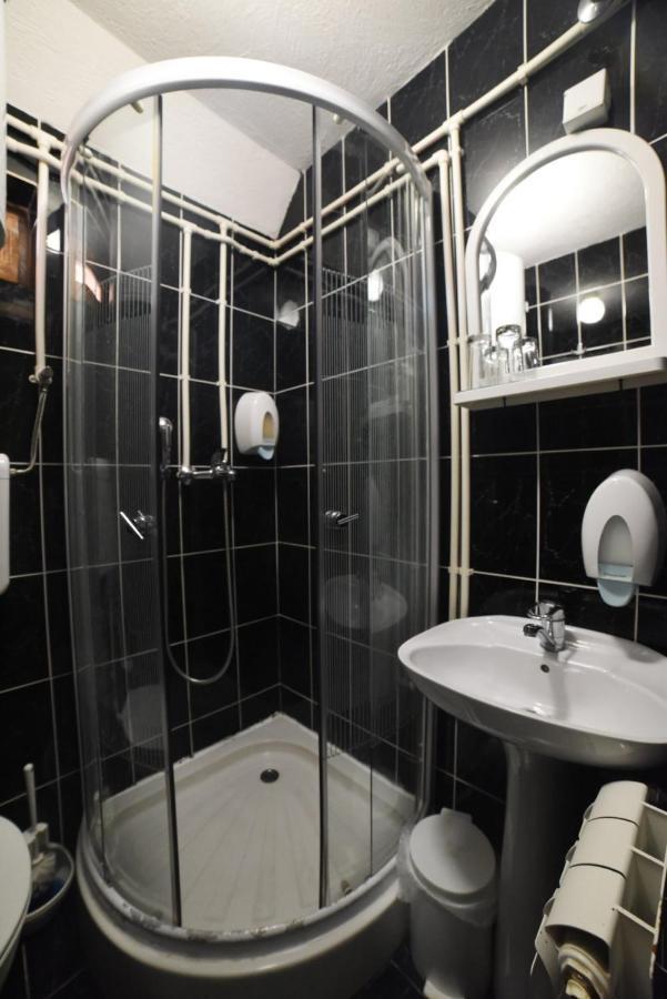 Hotel Etno Kuca Sa Konacistem Gocko à Vrnjačka Banja Extérieur photo