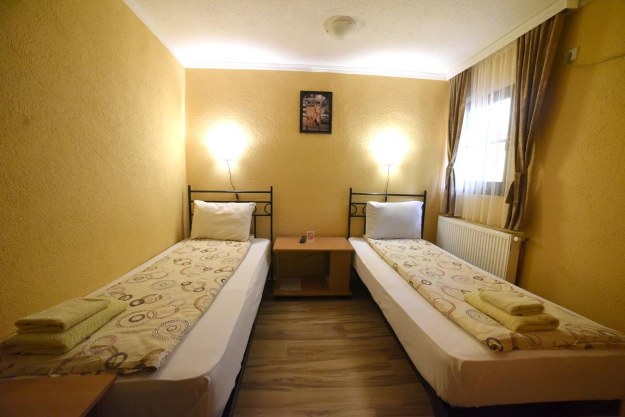 Hotel Etno Kuca Sa Konacistem Gocko à Vrnjačka Banja Extérieur photo