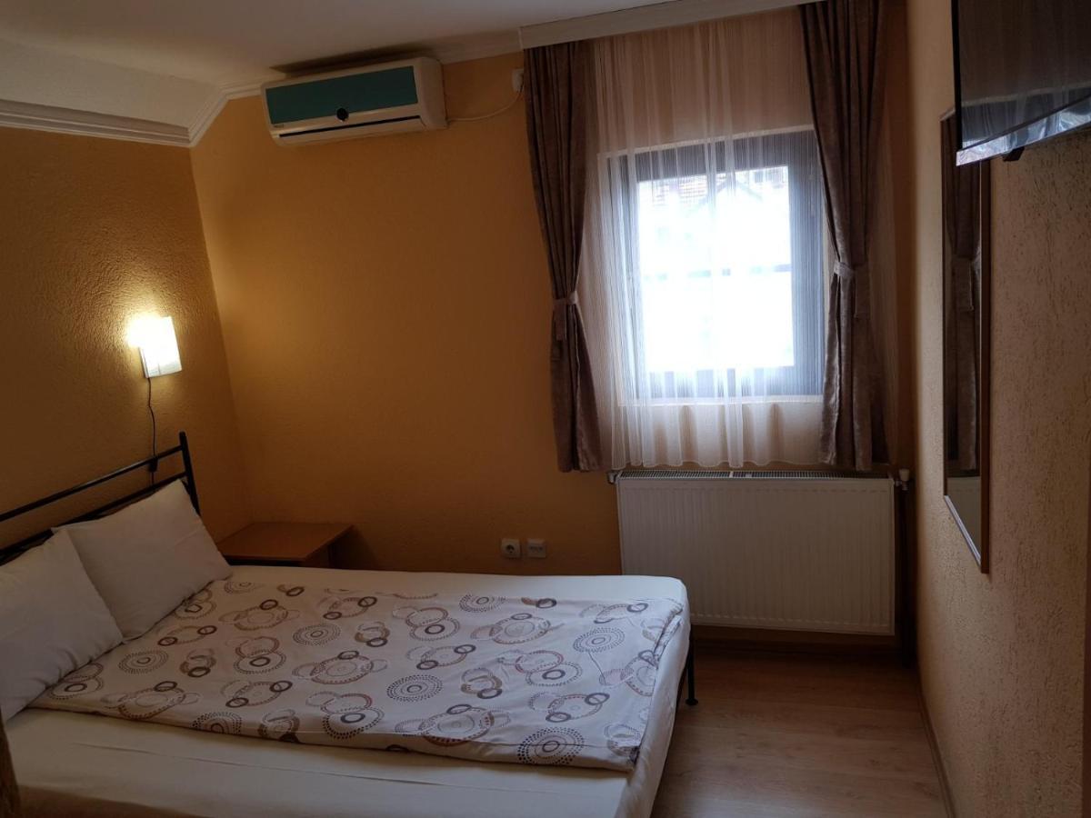 Hotel Etno Kuca Sa Konacistem Gocko à Vrnjačka Banja Extérieur photo