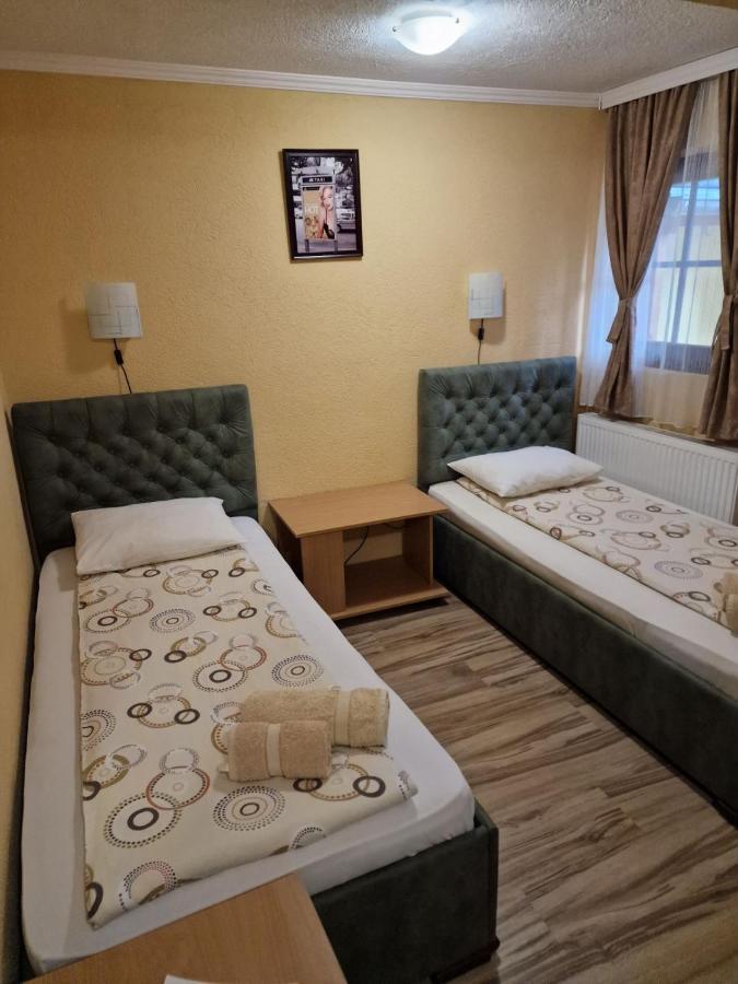 Hotel Etno Kuca Sa Konacistem Gocko à Vrnjačka Banja Extérieur photo