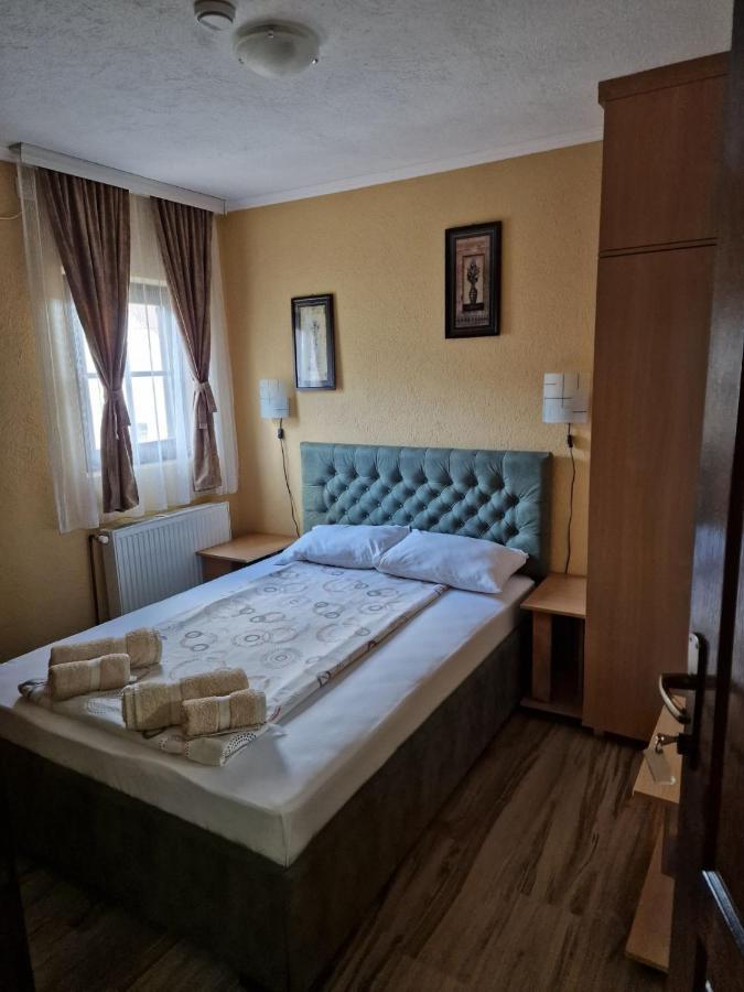 Hotel Etno Kuca Sa Konacistem Gocko à Vrnjačka Banja Extérieur photo
